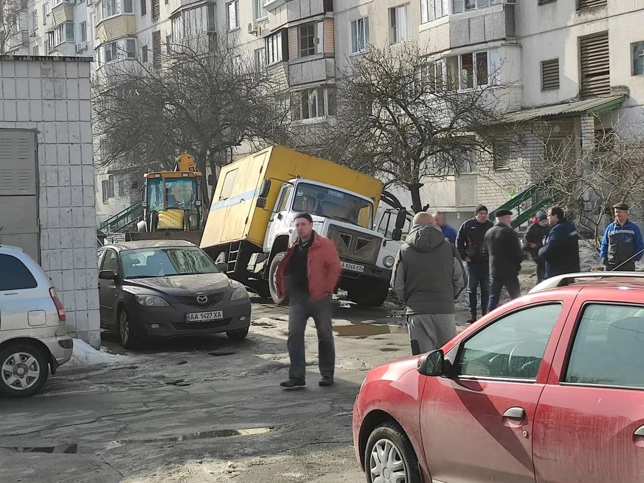 Melting snow and asphalt with it: how to solve the problems of Ukrainian roads by expert Viktor Medvid