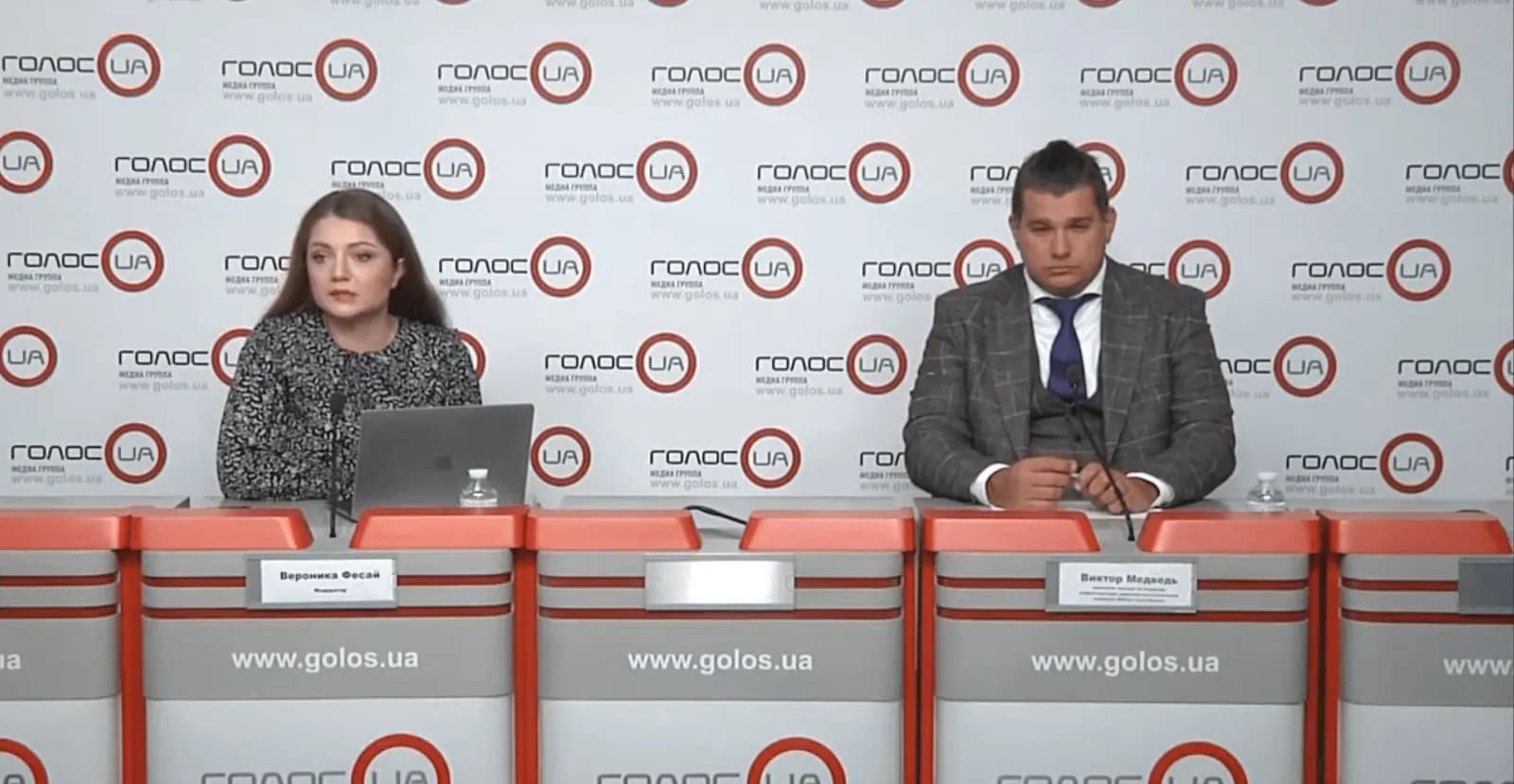 Обмеження Не вакцинованих держслужбовців експерт Віктор Медвідь